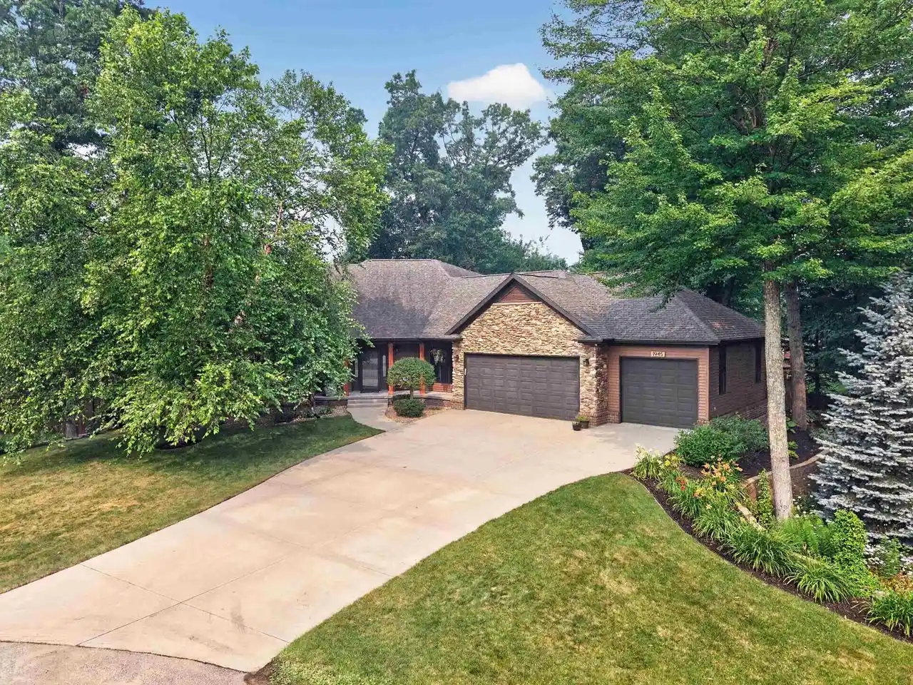 1st image of 1945 Sunny Brook Court Court, Plover, WI 54467 | MLS# 22603446