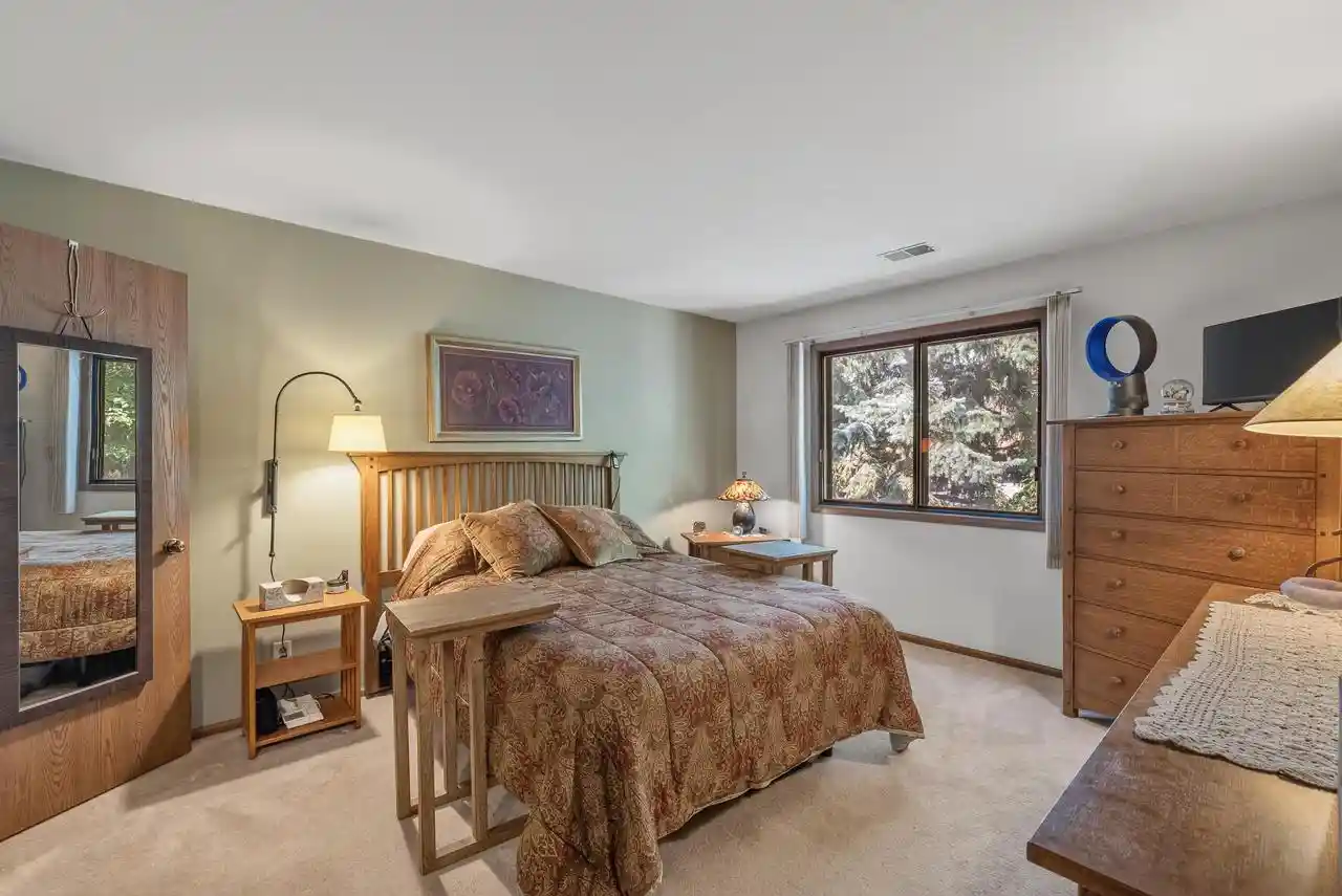 21st image of 4242 Ridgewood Lane Lane #4242, Milwaukee, WI 53221 | MLS# 1972775