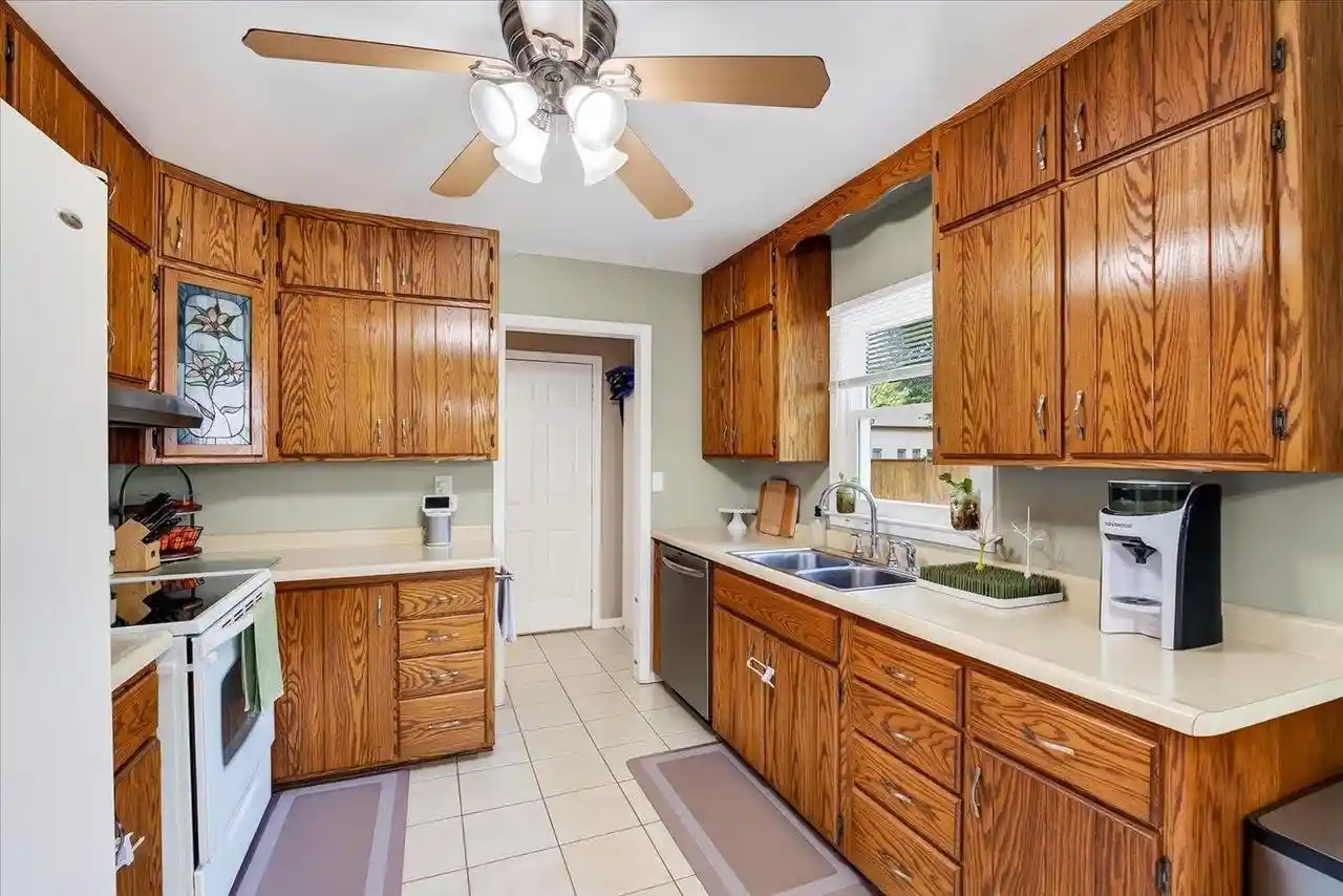 2nd image of 300 Leonard Street Street, Watertown, WI 53098 | MLS# 2028625