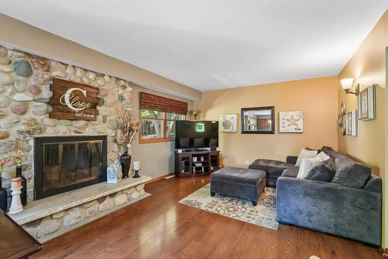 5th image of 2814 Buckingham Court Court, Waukesha, WI 53188 | MLS# 1972784