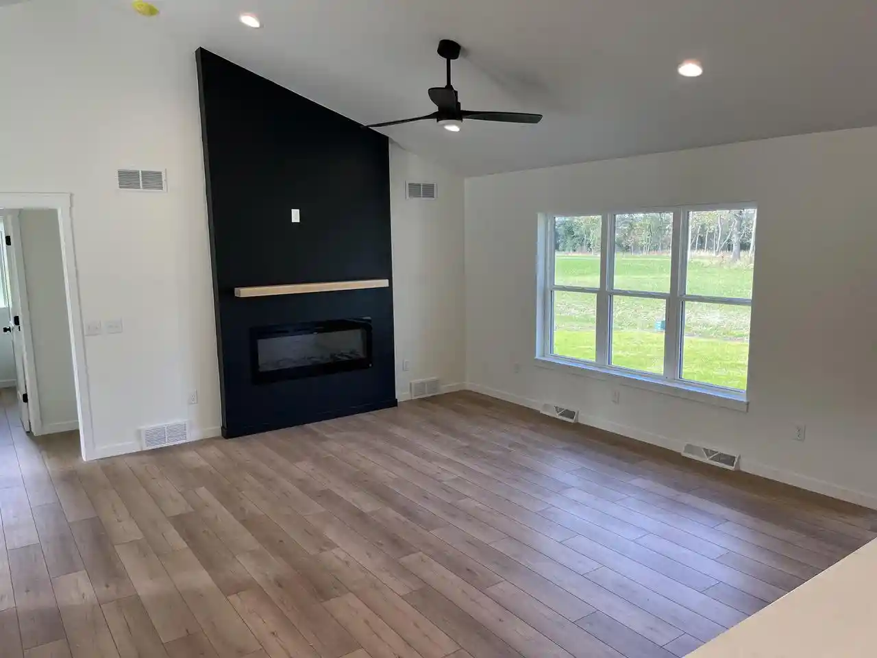 Photo 1 of Single family home for sale at 565 Gunderson Dr, Portage, WI 53901 | MLS# 50329563 | Listing updated on 2026-10-23