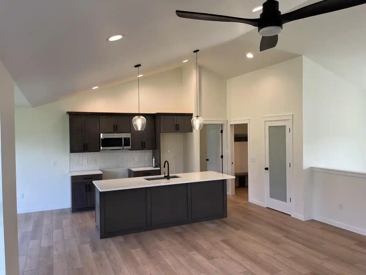 Photo 3 of Single family home for sale at 565 Gunderson Dr, Portage, WI 53901 | MLS# 50329563 | Listing updated on 2026-10-23