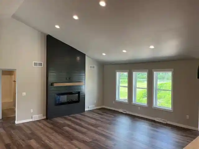 Photo 4 of Single family home for sale at 565 Gunderson Dr Dr, Portage, WI 53901 | MLS# 50329563 | Listing updated on 2026-09-14