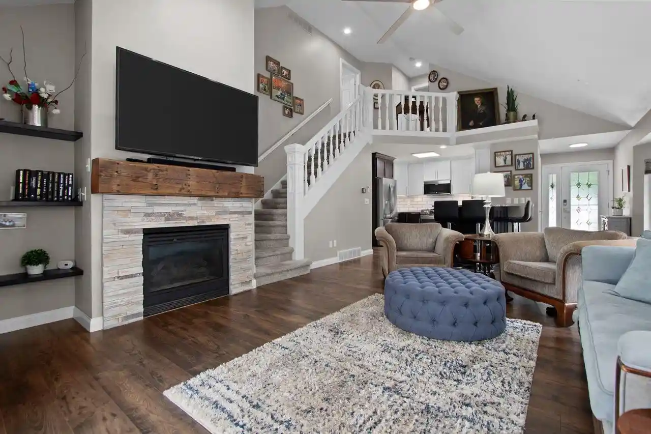 3rd image of 1609 N Lilas Dr Dr, Appleton, WI 54914 | MLS# 50329549