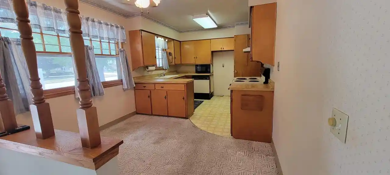 Photo 3 of Single family home for sale at 1133 N Claremont Dr Dr, Janesville, WI 53545 | MLS# 2028633 | Listing updated on 2026-09-20
