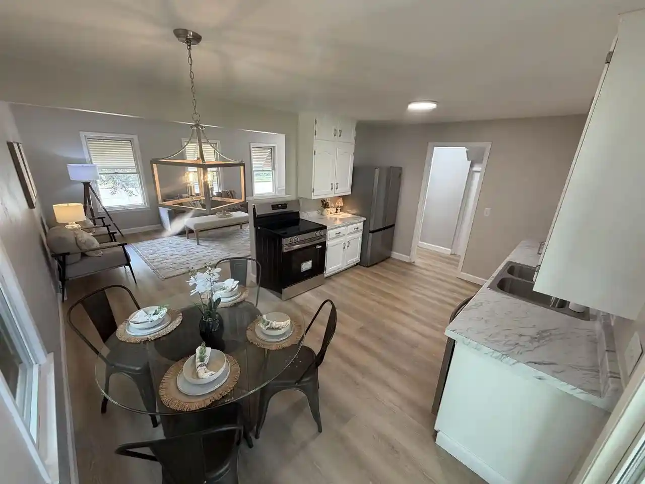 4th image of 928 Harney Avenue Avenue, Oshkosh, WI 54901 | MLS# 50329573