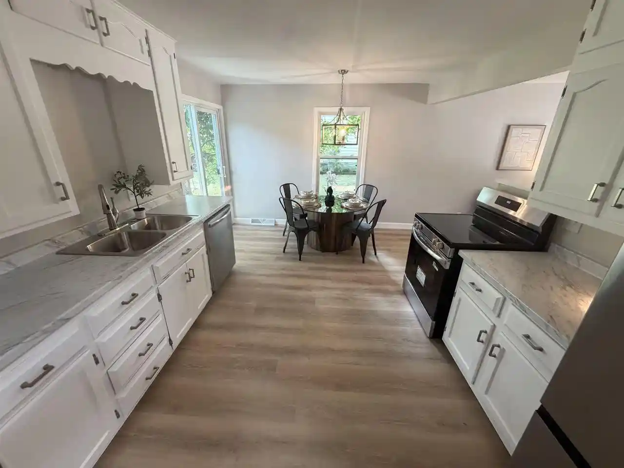 5th image of 928 Harney Avenue Avenue, Oshkosh, WI 54901 | MLS# 50329573