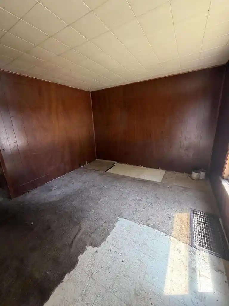 2nd image of 3936 E Squire Avenue Avenue, Cudahy, WI 53110 | MLS# 1972792
