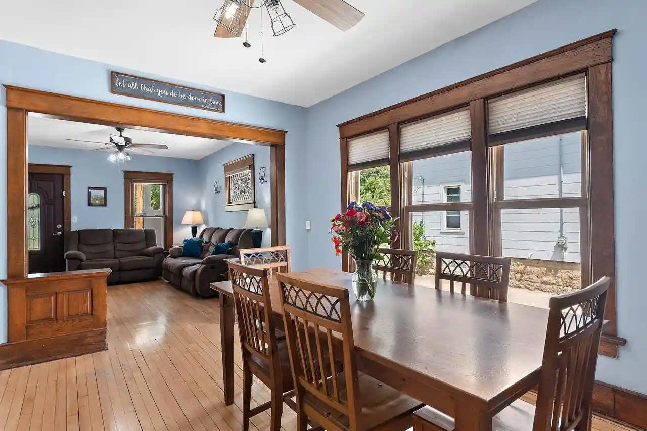 3rd image of 823 W 4Th Avenue Avenue, Oshkosh, WI 54902 | MLS# 50329586