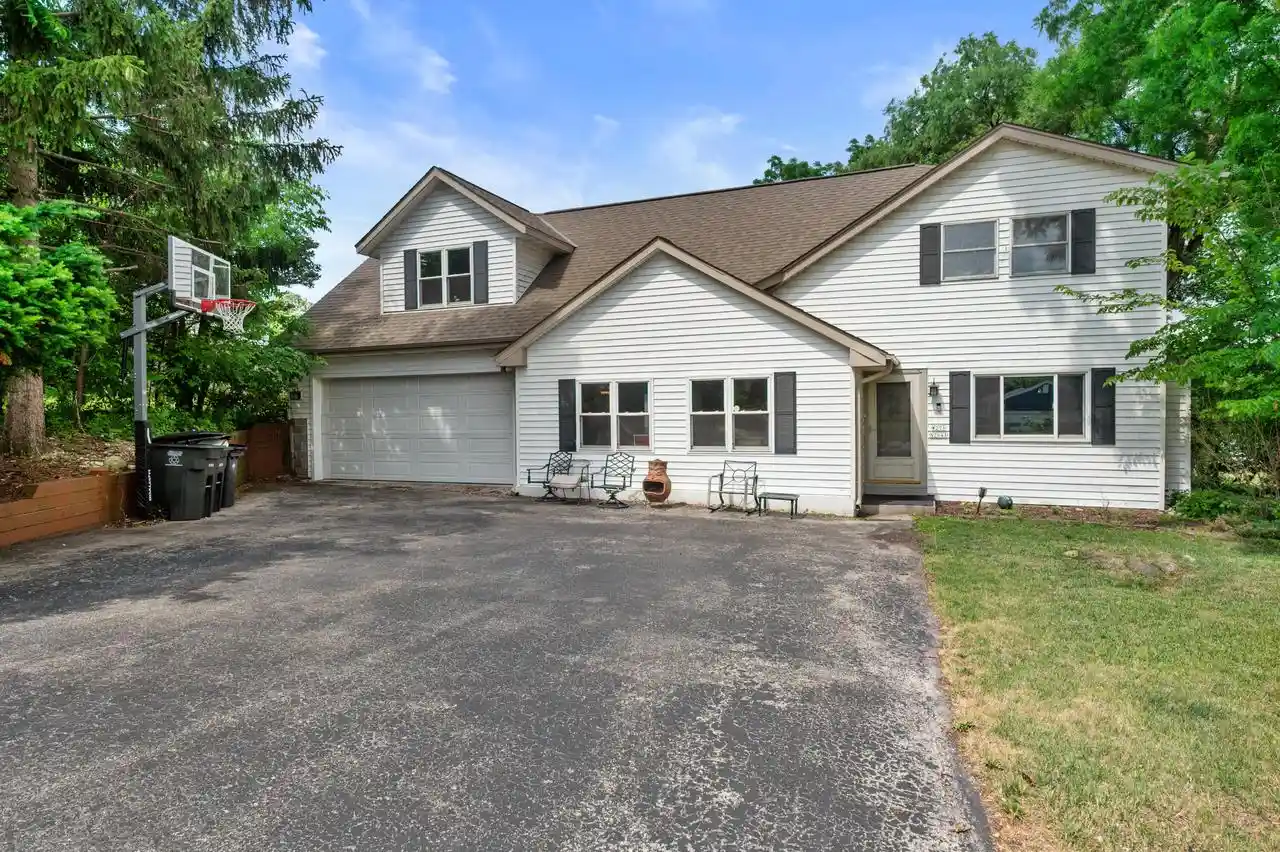 1st image of W271n2641 Pear Tree Lane Lane, Pewaukee, WI 53072 | MLS# 1972815