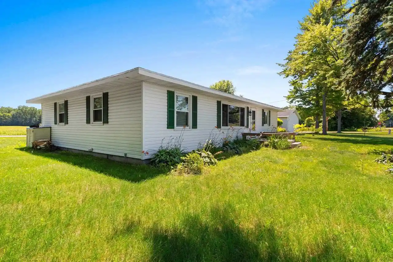 Photo 3 of Single family home for sale at W5184 Shady Lane Lane, Shawano, WI 54166 | MLS# 50329590 | Listing updated on 2026-09-22