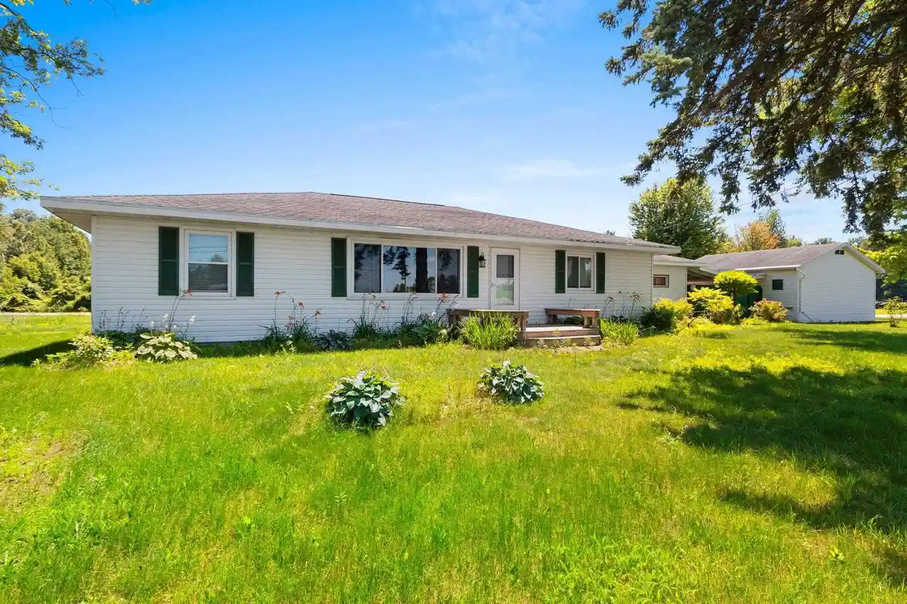 Photo 3 of Single family home for sale at W5184 Shady Lane Lane, Shawano, WI 54166 | MLS# 50329590 | Listing updated on 2026-09-22