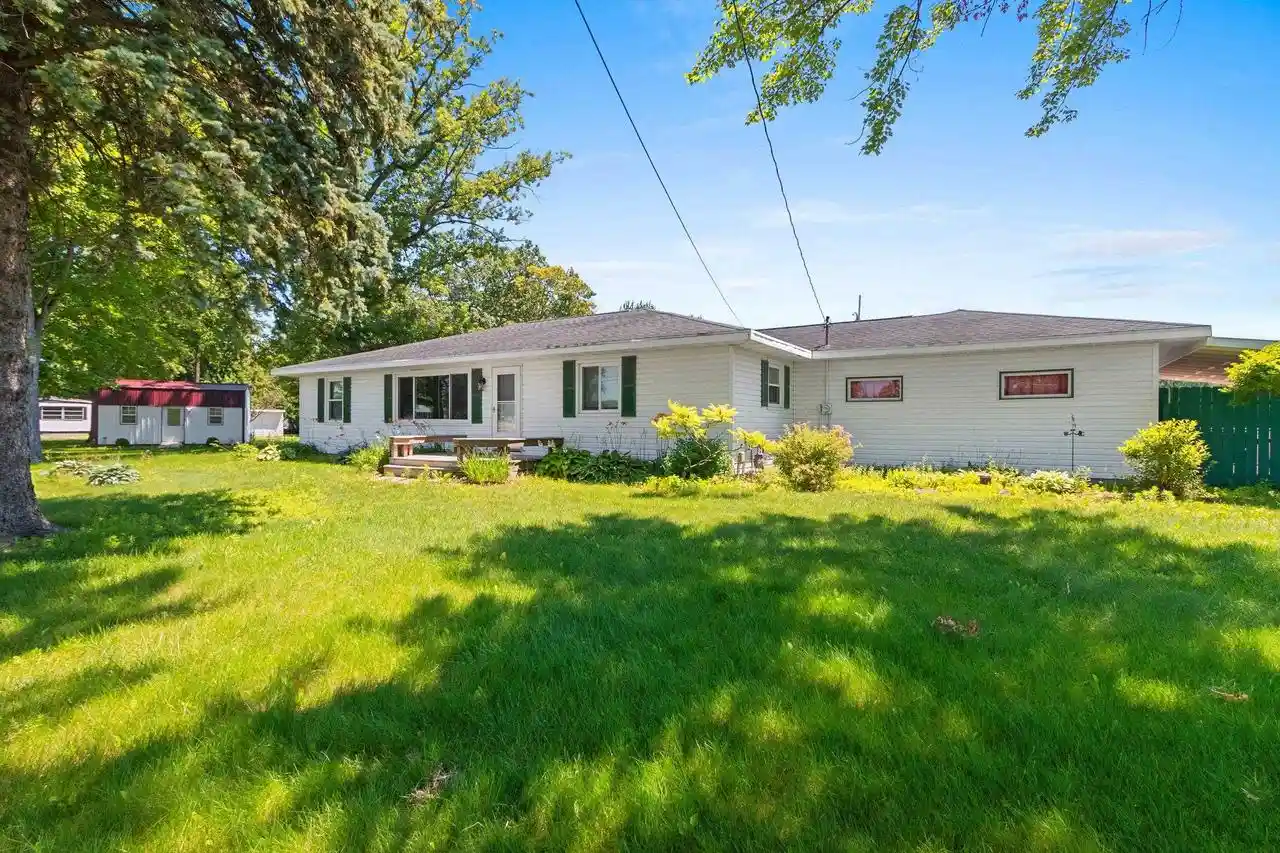 Photo 4 of Single family home for sale at W5184 Shady Lane Lane, Shawano, WI 54166 | MLS# 50329590 | Listing updated on 2026-09-22