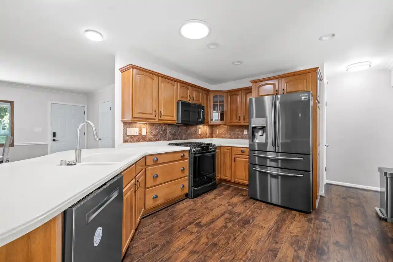5th image of S67W13820 Hardwicke Pl Pl, Muskego, WI 53150 | MLS# 1972816