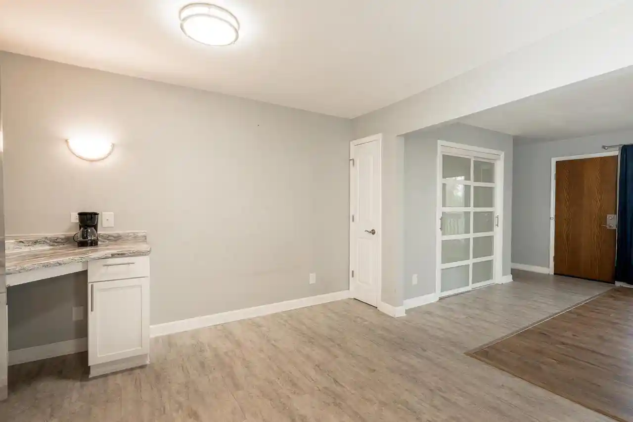4th image of N114w16680 Crown Dr Dr, Germantown, WI 53022