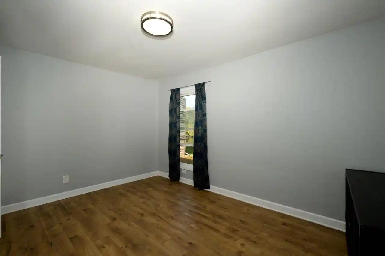 4th image of N114w16720 Crown Dr Dr, Germantown, WI 53022