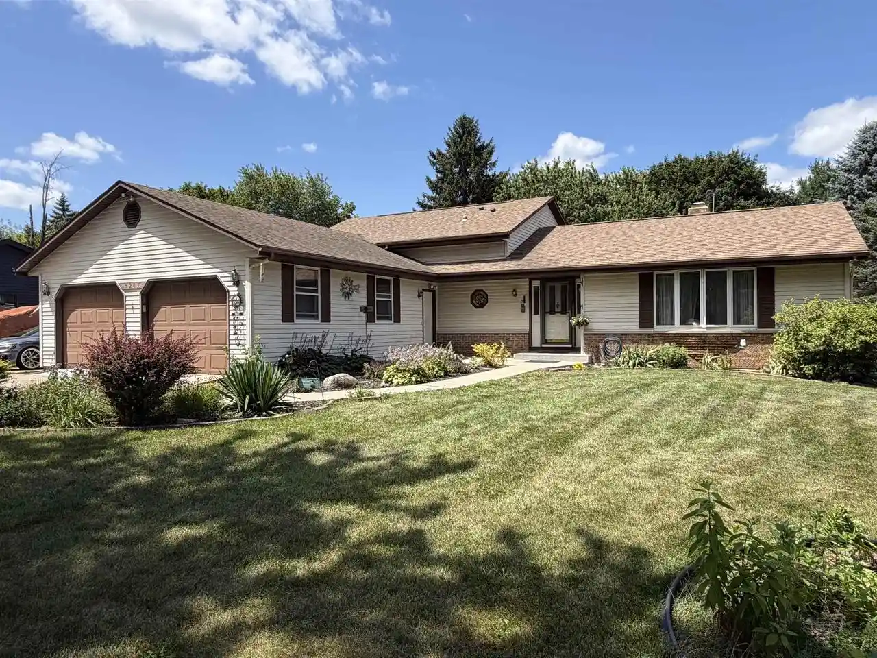1st image of 5201 N Grandeur Dr Dr, Milton, WI 53563 | MLS# 2028667