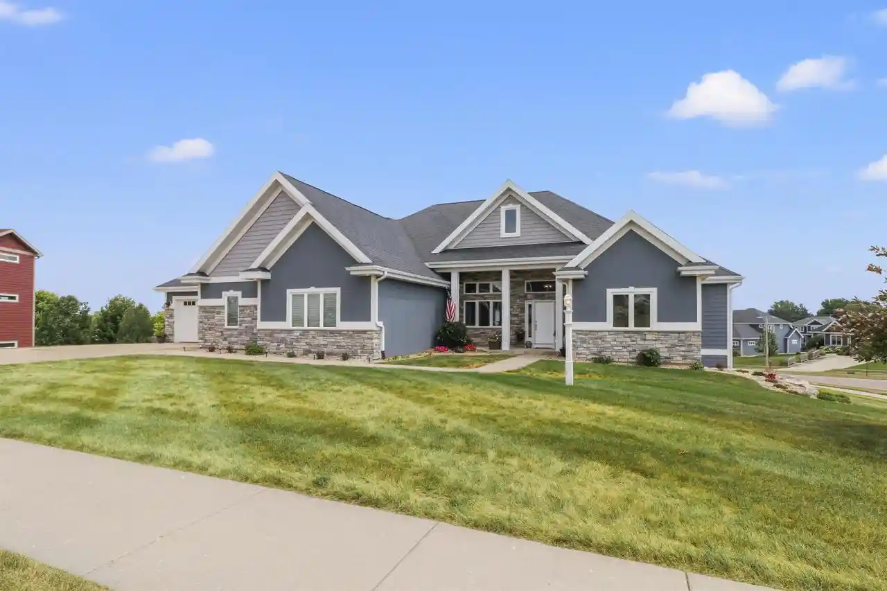 1st image of 980 Brynhill Dr Dr, Oregon, WI 53575 | MLS# 2028669