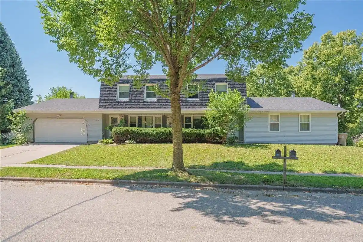 Photo 3 of Sale Pending at 5201 Trafalger Pl Pl, Madison, WI 53714 | MLS# 2028674 | Listing updated on 2026-09-11