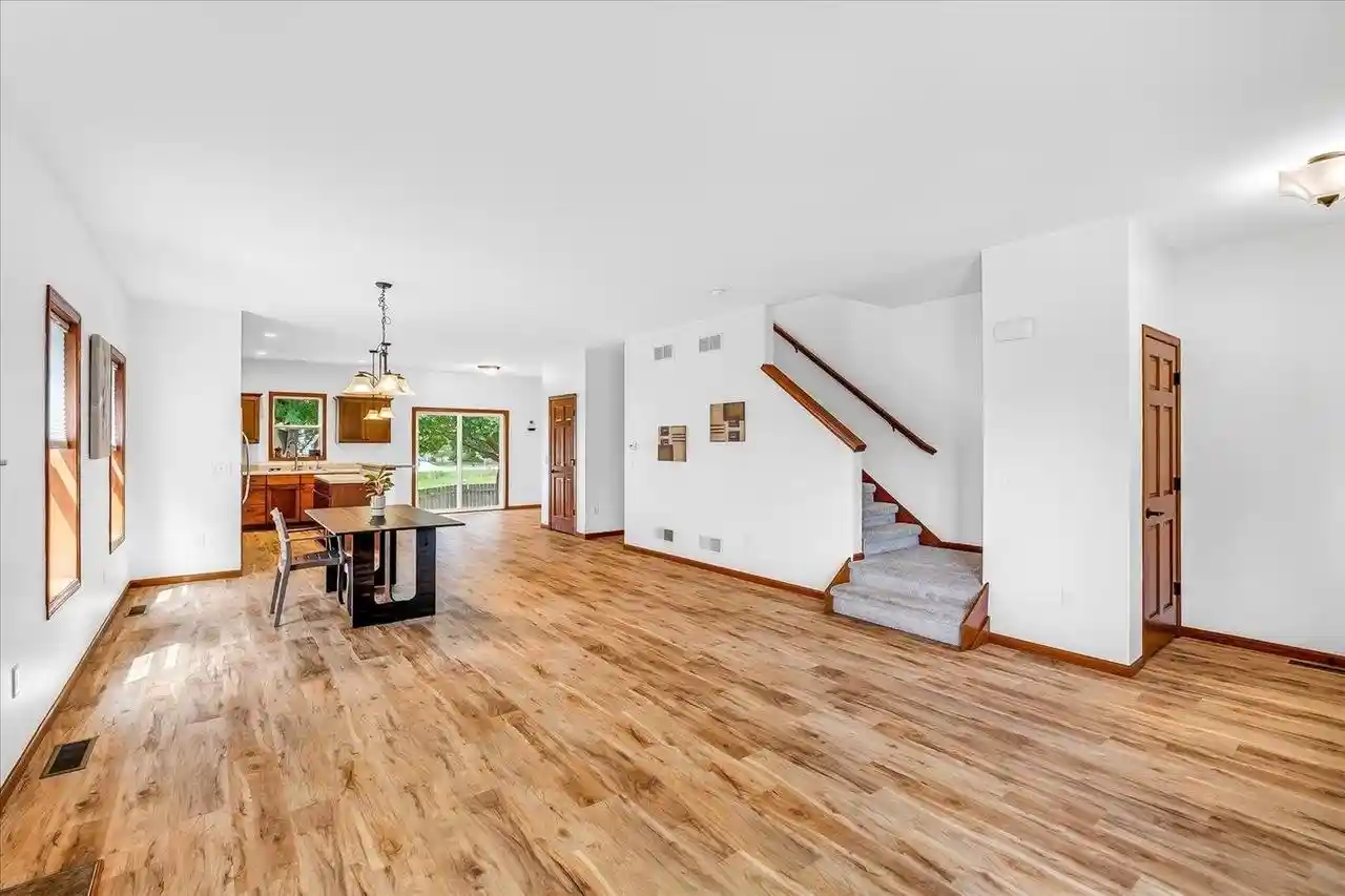 3rd image of 360 S Goldenrod Dr Dr, Sun Prairie, WI 53590 | MLS# 2028675