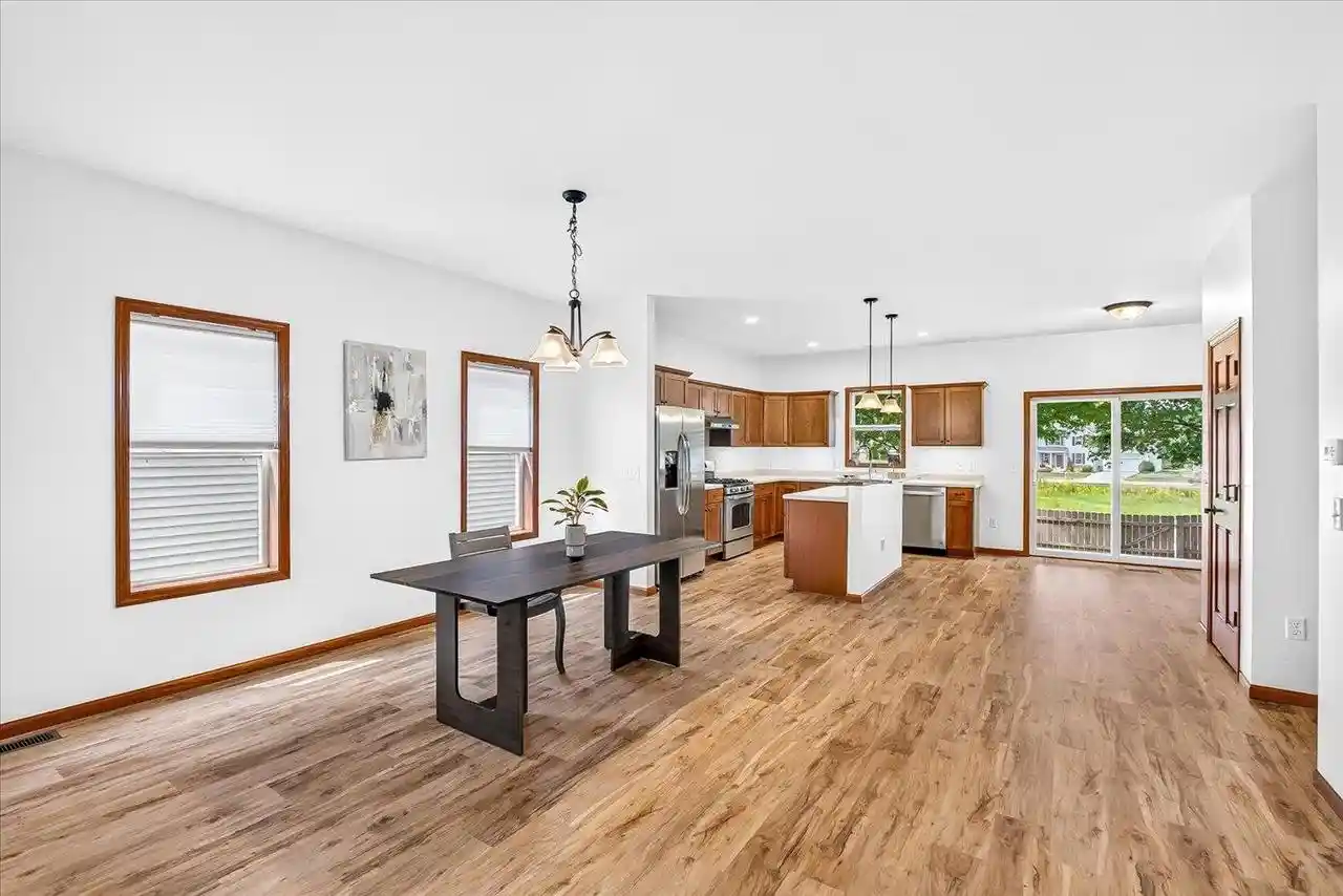 5th image of 360 S Goldenrod Dr Dr, Sun Prairie, WI 53590 | MLS# 2028675