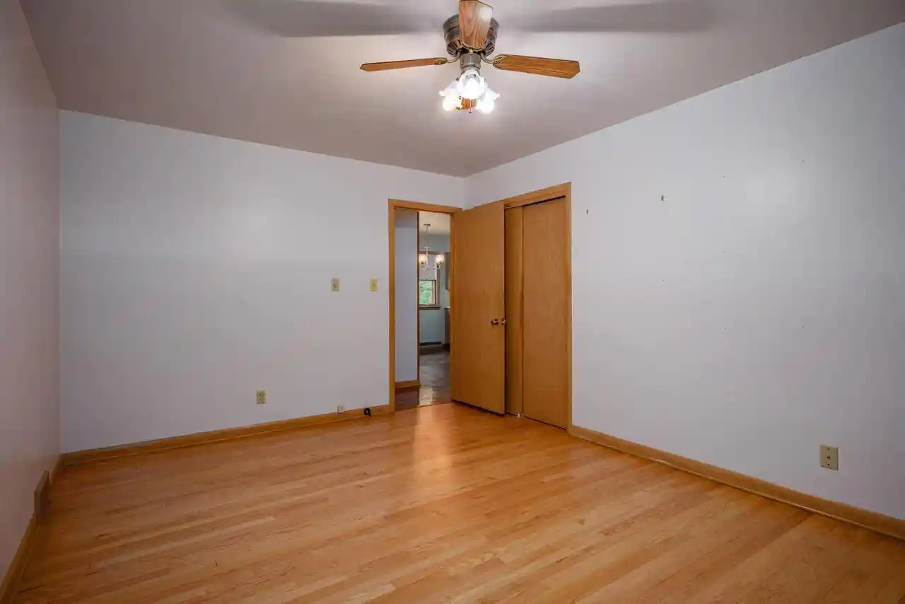 4th image of N76W14308 Northpoint Dr Dr, Menomonee Falls, WI 53051 | MLS# 1972847