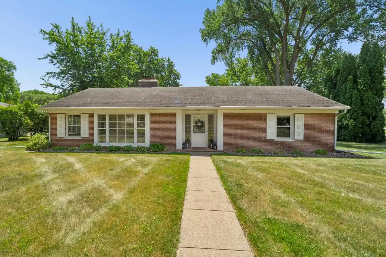 1st image of N7187 Winnebago Dr Dr, Fond Du Lac, WI 54935 | MLS# 1972861
