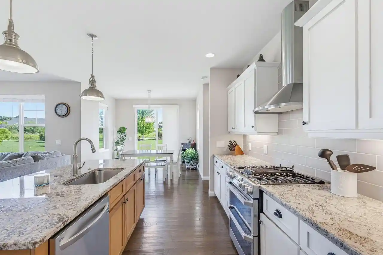 4th image of 7970 W Mourning Dove Lane Lane, Mequon, WI 53097 | MLS# 1972864