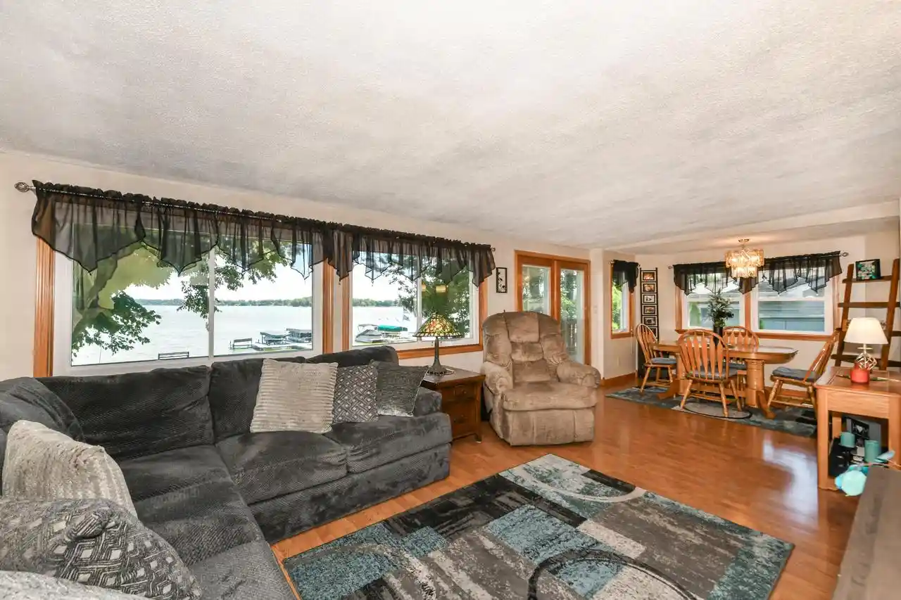 2nd image of 2531 Lakeshore Dr Dr, Kansasville, WI 53139 | MLS# 1972877