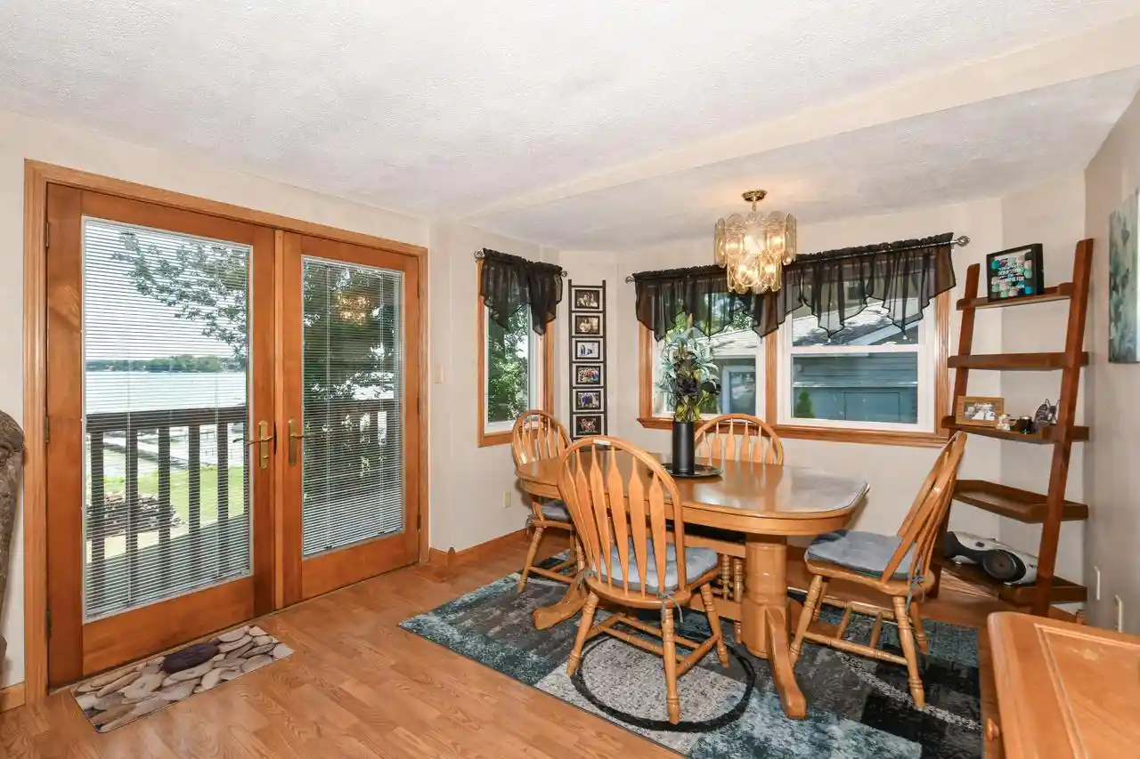4th image of 2531 Lakeshore Dr Dr, Kansasville, WI 53139 | MLS# 1972877