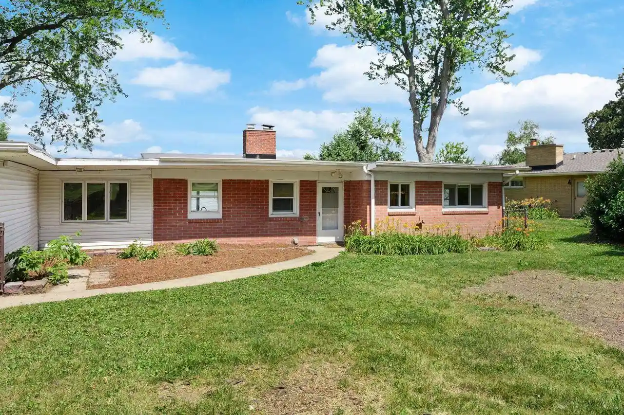 3rd image of 3048 Waunona Way Way, Madison, WI 53713 | MLS# 2028695