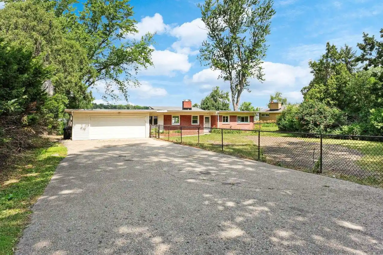 26th image of 3048 Waunona Way Way, Madison, WI 53713 | MLS# 2028695