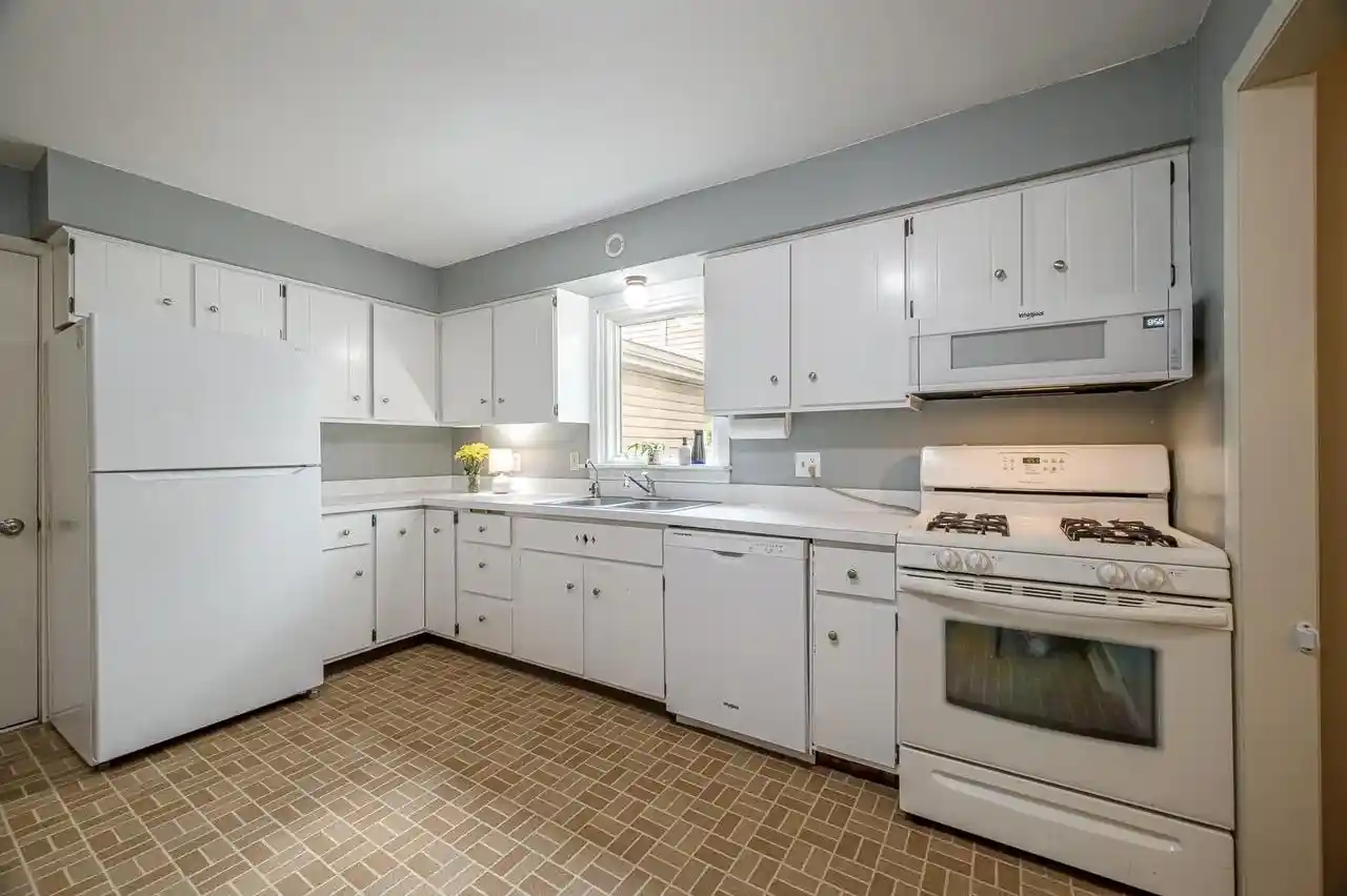 3rd image of 22 Whitcomb Circle Circle, Madison, WI 53711 | MLS# 2028687