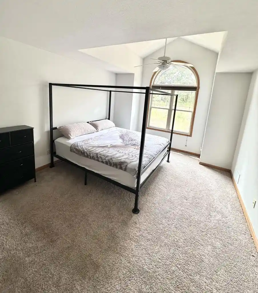 4th image of 470 N Silverbrook Dr Dr #202, West Bend, WI 53090 | MLS# 1972893