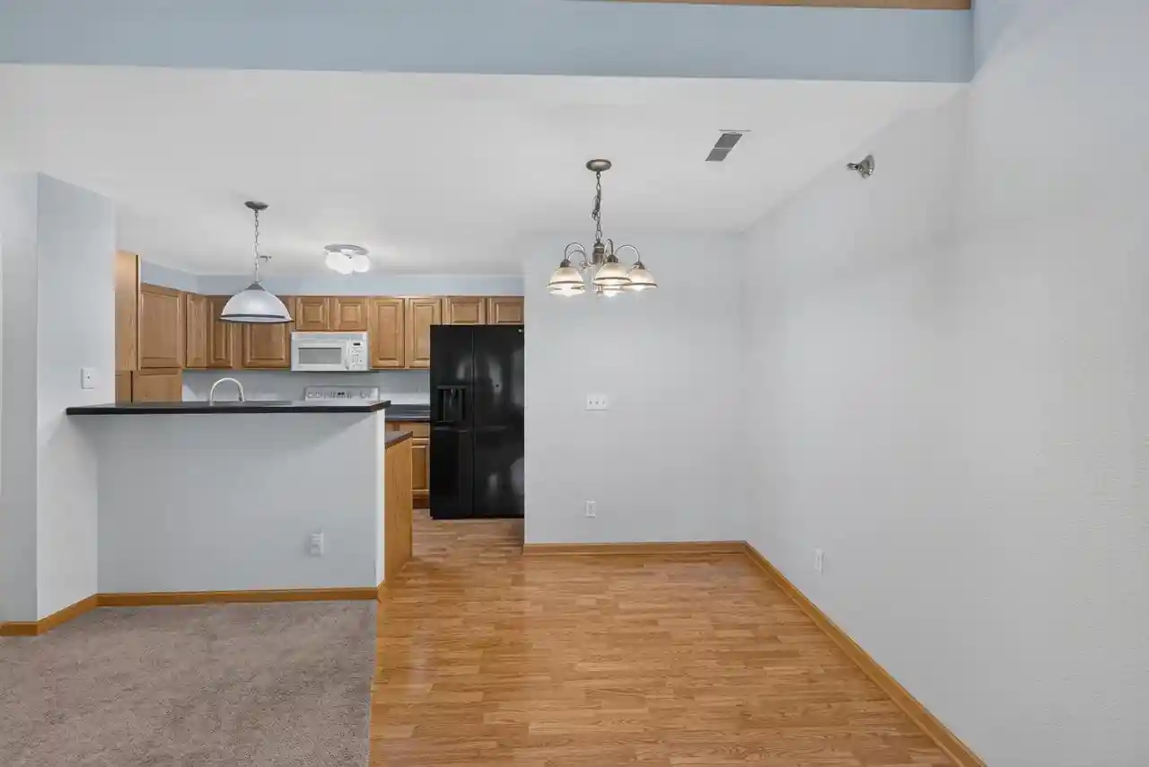 28th image of 470 N Silverbrook Dr Dr #202, West Bend, WI 53090 | MLS# 1972893