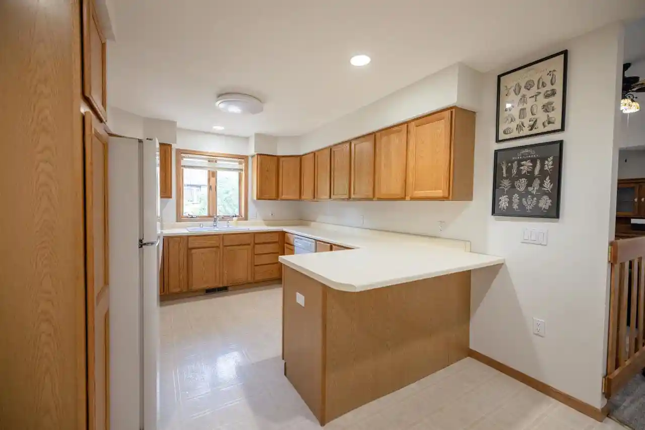 Photo 3 of Single family home for sale at 752 Westlawn Dr Dr, Cottage Grove, WI 53527 | MLS# 2028690 | Listing updated on 2026-09-07