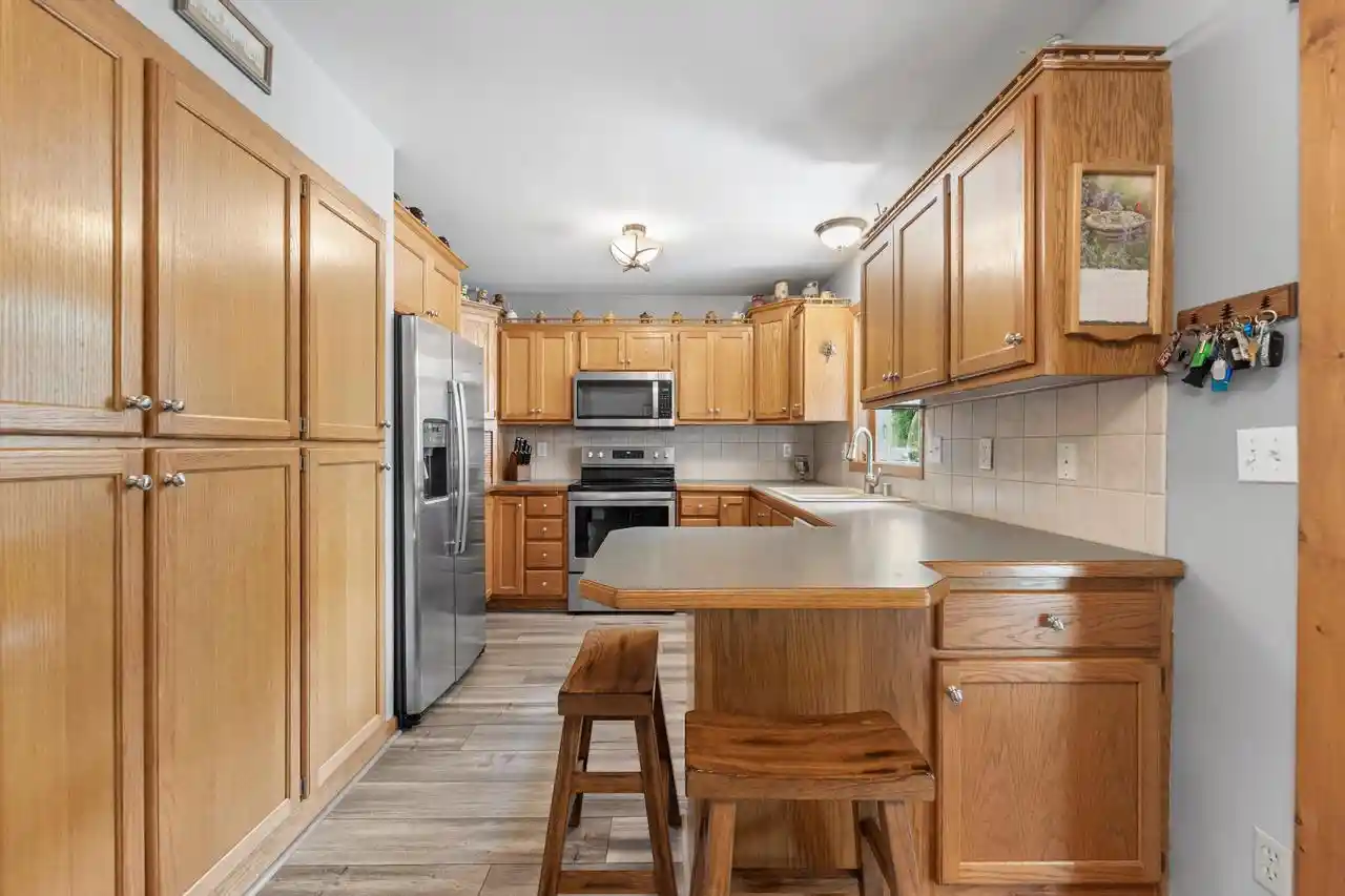 4th image of W369S4863 Needle Point Dr Dr, Dousman, WI 53118 | MLS# 1972903