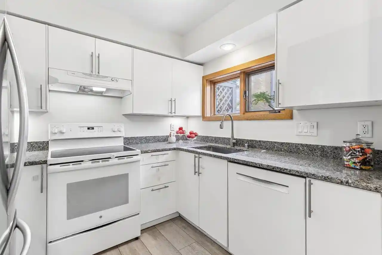 Photo 4 of Condo for sale at 308 N Pinckney St, Madison, WI 53703 | MLS# 2028703 | Listing updated on 2026-10-09