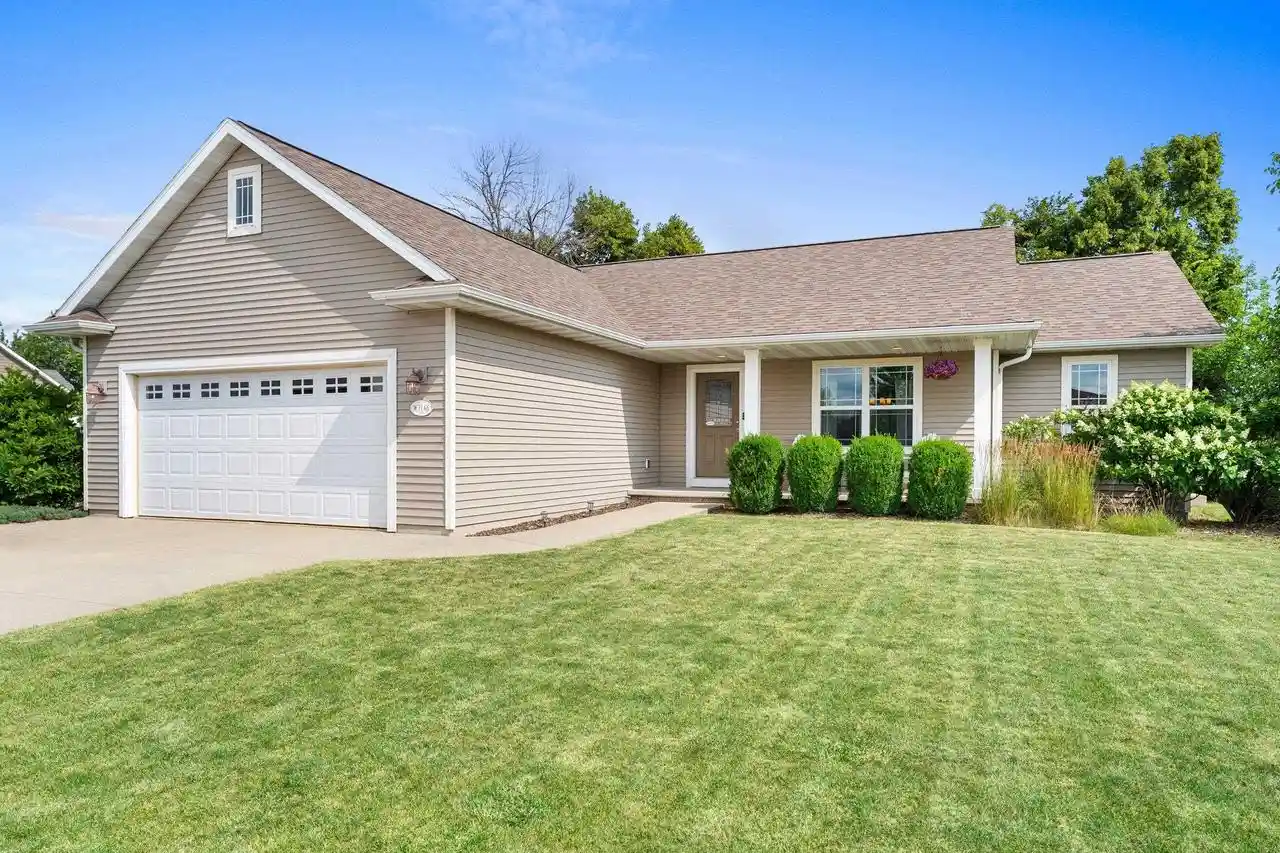 Homes for sale in Greenville, WI | W7146 Glenford Way Way, Greenville, WI 54942 | MLS# 50329610