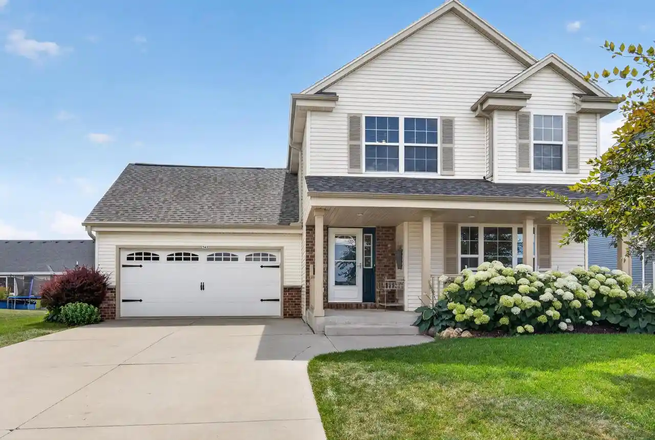 1st image of 545 Big Bend Way Way, Hartford, WI 53027 | MLS# 1972924