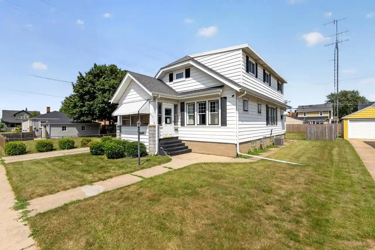 Photo 1 of Single family home for sale at 7517 27th Avenue Avenue, Kenosha, WI 53143 | MLS# 1972928 | Listing updated on 2026-09-14
