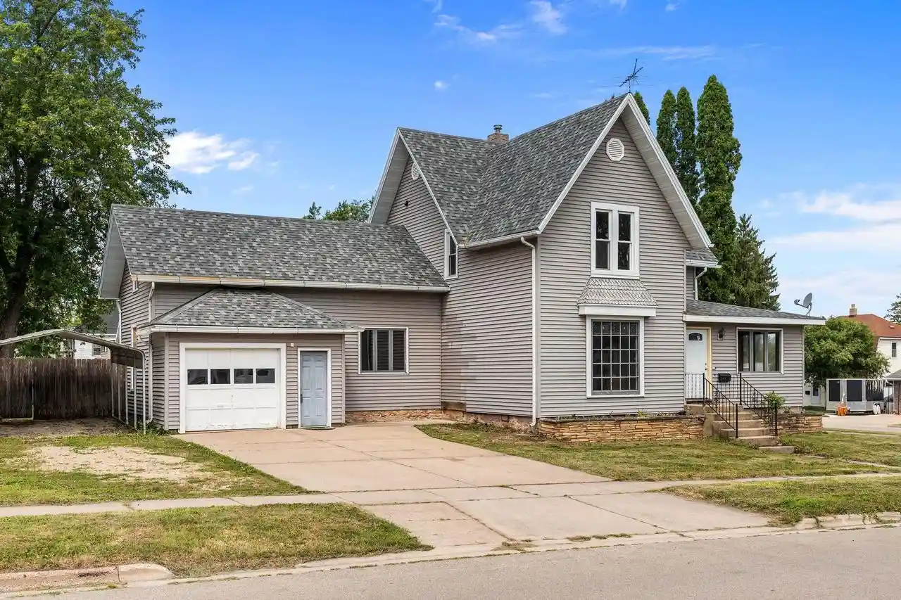 1st image of 503 S Shawano Street Street, New London, WI 54961 | MLS# 50329627