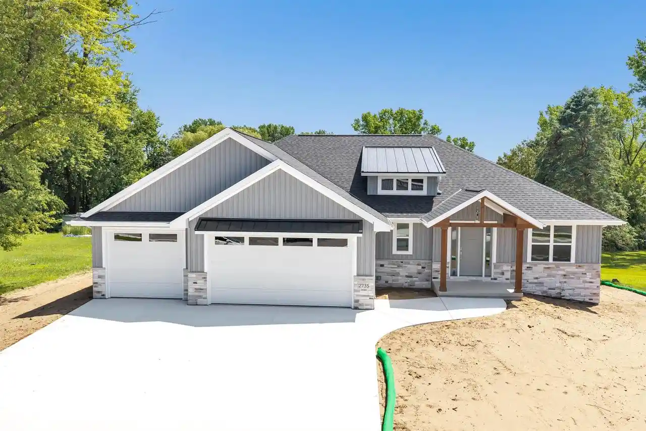 1st image of 2735 Hillsdale Court Court, Green Bay, WI 54313 | MLS# 50329625