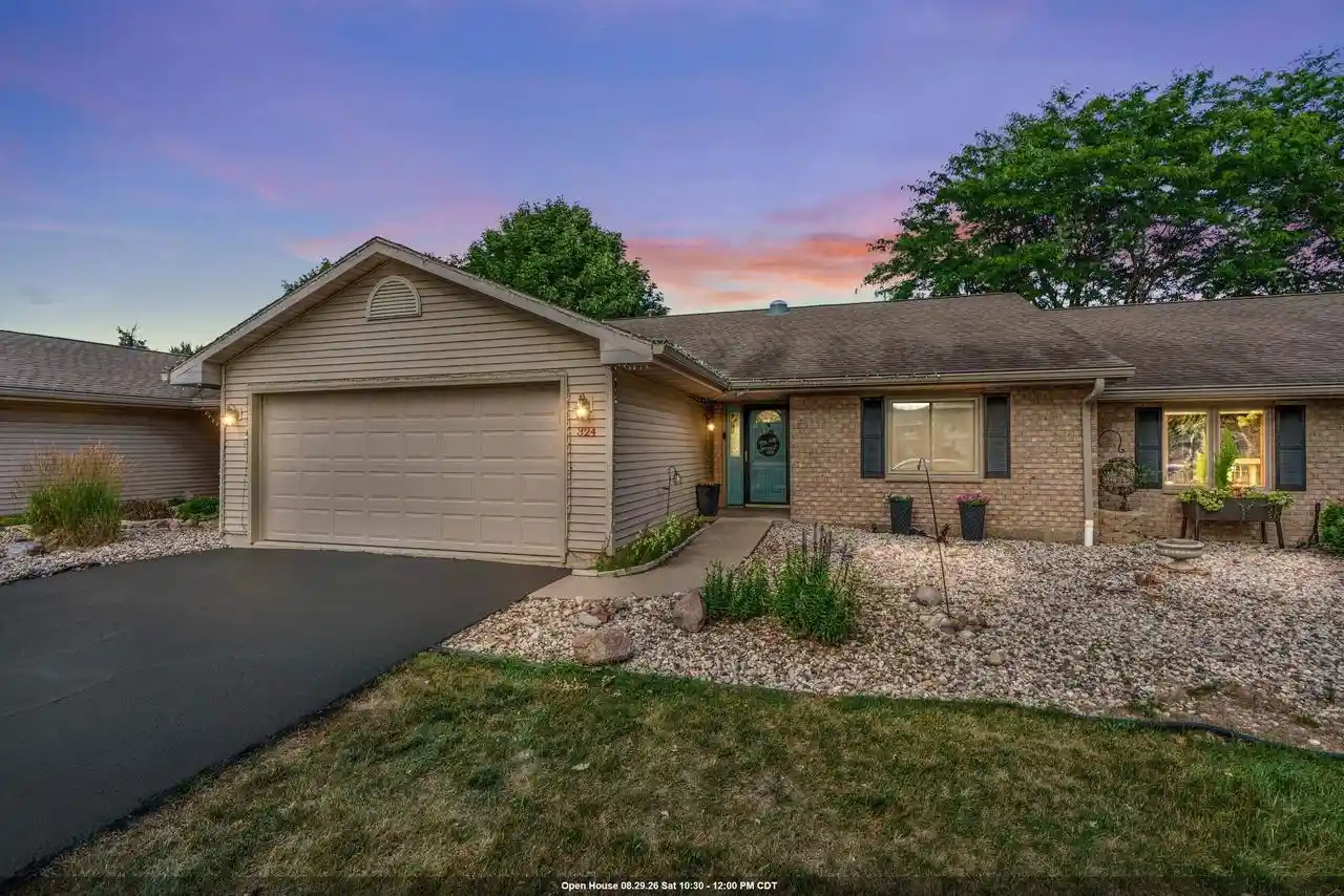 1st image of 324 N Westhaven Dr Dr, Oshkosh, WI 54904 | MLS# 50329619