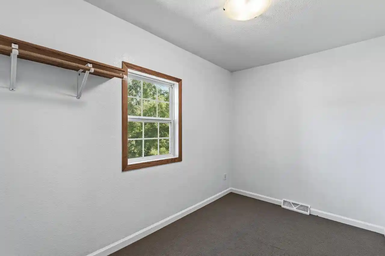 4th image of W207S8286 Hillendale Dr Dr, Muskego, WI 53150 | MLS# 1972944