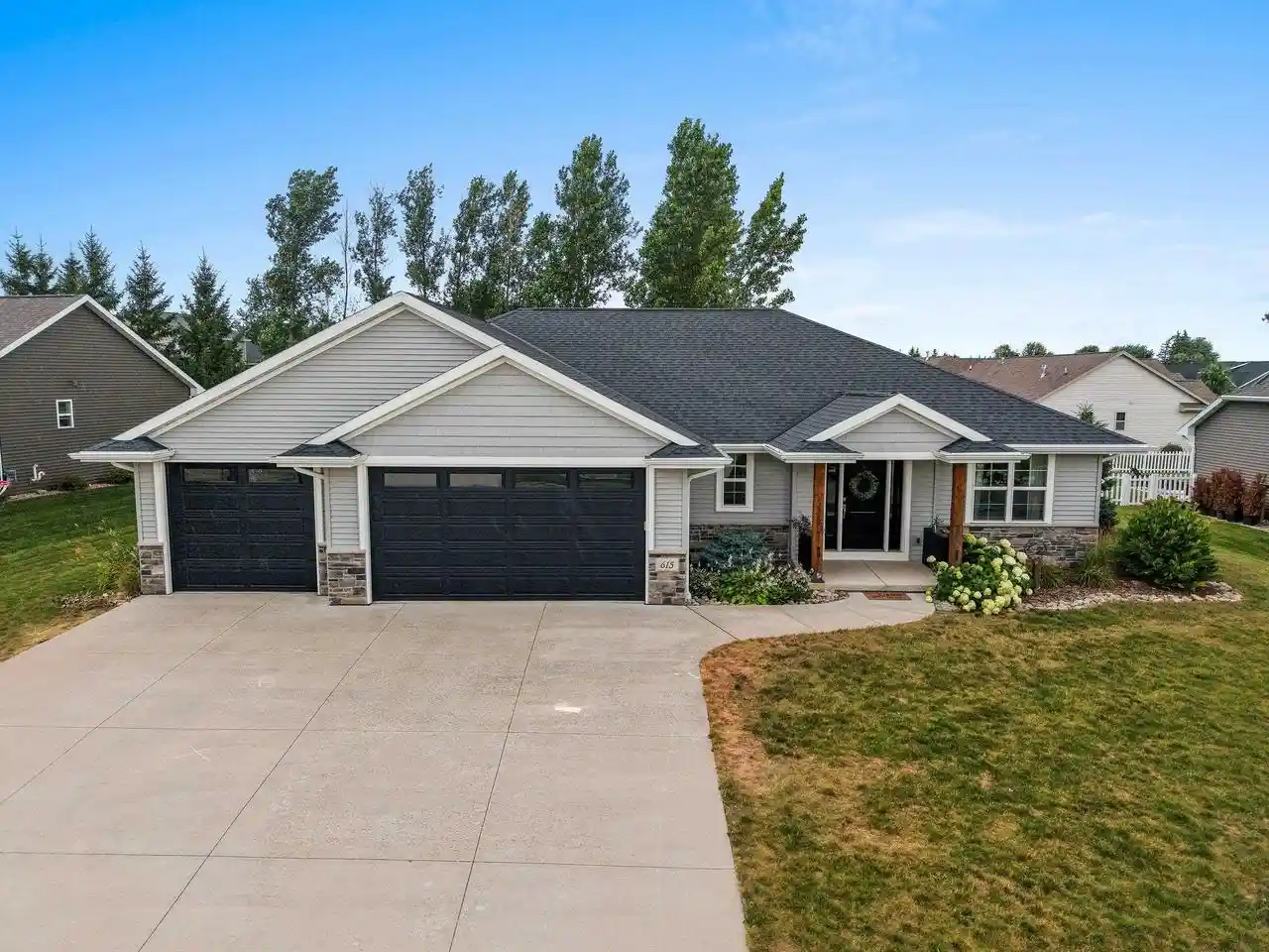 1st image of 615 Diversity Dr Dr, De Pere, WI 54115 | MLS# 50329579