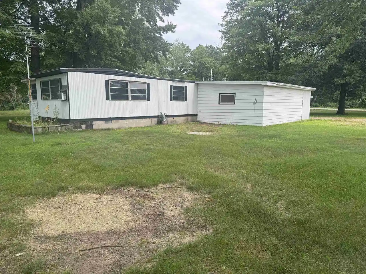 Photo 3 of Single family home for sale at W5168 Shady Lane Lane, Shawano, WI 54166 | MLS# 50329618 | Listing updated on 2026-09-18
