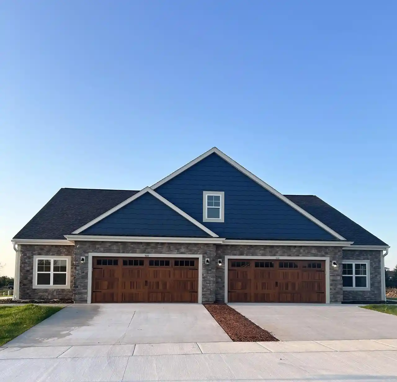 1st image of 523 Firefly Trail Trail #1, Hartford, WI 53027 | MLS# 1972952