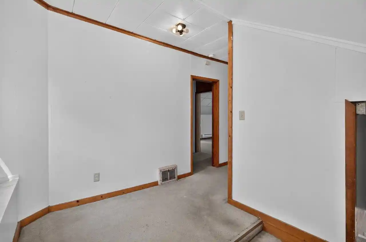 3rd image of 1129 W New York Avenue Avenue, Oshkosh, WI 54901 | MLS# 50329647