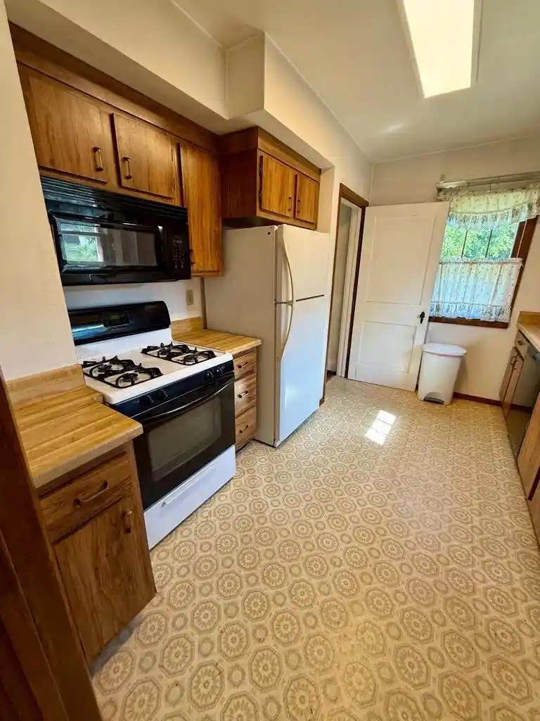 3rd image of 804 Stark Street Street, Wausau, WI 54403 | MLS# 22603483